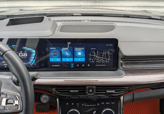 Подержанный автомобиль Exeed VX 2022 года (15 фото)