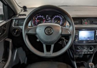 Подержанный автомобиль Skoda Rapid Liftback 2019 года (22 фото)