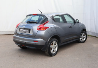 Подержанный автомобиль Nissan Juke 2013 года (4 фото)