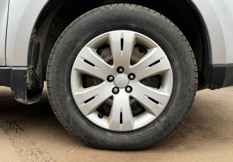 Подержанный автомобиль Subaru Forester Suv 2012 года (13 фото)
