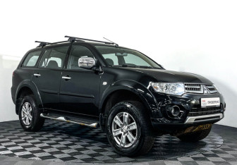 Подержанный автомобиль Mitsubishi Pajero Sport 2014 года (3 фото)