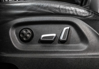 Подержанный автомобиль Audi Q5 2015 года (12 фото)