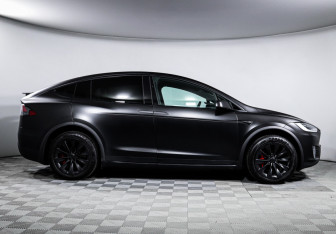 Подержанный автомобиль Tesla Model X 2020 года (4 фото)