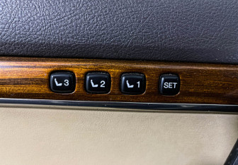 Подержанный автомобиль Toyota Land Cruiser Suv 2016 года (19 фото)