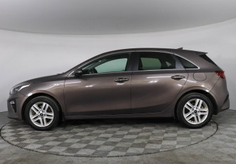 Подержанный автомобиль Kia Ceed Hatchback 2019 года (8 фото)