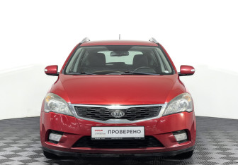 Подержанный автомобиль Kia Ceed Wagon 2011 года (2 фото)
