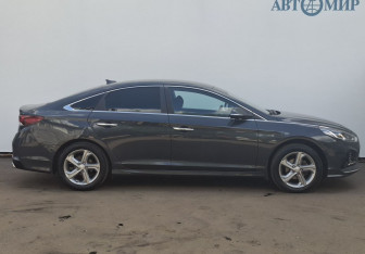 Подержанный автомобиль Hyundai Sonata 2018 года (4 фото)