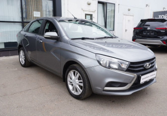 Подержанный автомобиль LADA (ВАЗ) Vesta Sedan 2017 года (3 фото)