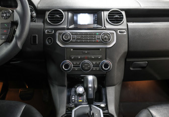 Подержанный автомобиль Land Rover Discovery 2009 года (16 фото)