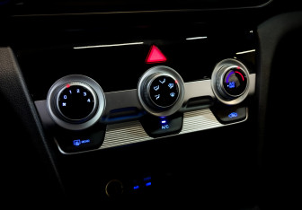 Подержанный автомобиль Hyundai Elantra Sedan 2020 года (28 фото)