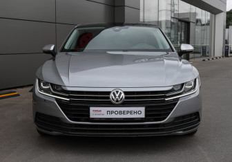 Подержанный автомобиль Volkswagen Arteon 2019 года (2 фото)