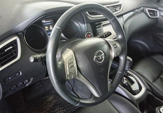Подержанный автомобиль Nissan X-Trail 2016 года (12 фото)