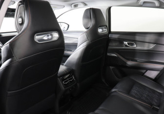 Подержанный автомобиль Changan UNI-K 2023 года (12 фото)