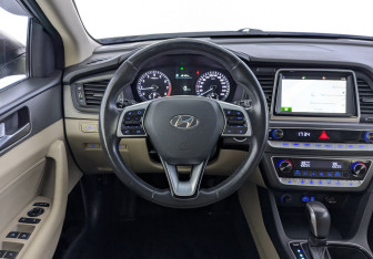 Подержанный автомобиль Hyundai Sonata 2018 года (22 фото)