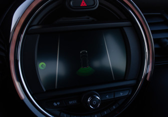 Подержанный автомобиль MINI Hatch 2020 года (17 фото)