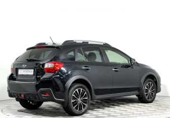 Подержанный автомобиль Subaru XV 2014 года (5 фото)