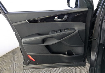 Подержанный автомобиль Kia Sorento 2019 года (19 фото)