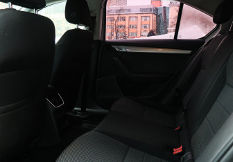 Подержанный автомобиль Skoda Octavia Liftback 2014 года (8 фото)