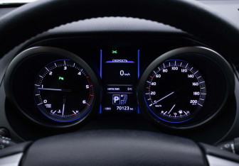 Подержанный автомобиль Toyota Land Cruiser Prado 2016 года (12 фото)