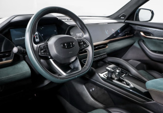 Подержанный автомобиль Geely Monjaro 2023 года (14 фото)