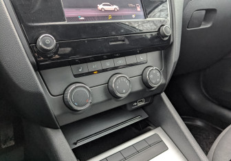 Подержанный автомобиль Skoda Octavia Liftback 2018 года (25 фото)