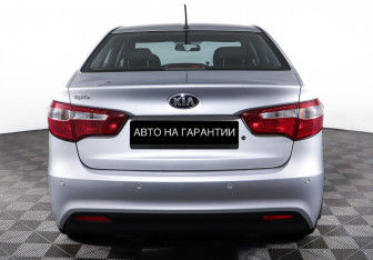 Подержанный автомобиль Kia Rio Sedan 2014 года (6 фото)