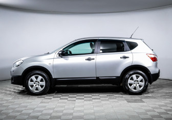 Подержанный автомобиль Nissan Qashqai 2013 года (8 фото)