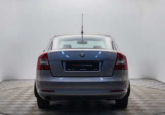 Подержанный автомобиль Skoda Octavia Liftback 2009 года (4 фото)