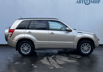 Подержанный автомобиль Suzuki Grand Vitara 2010 года (4 фото)