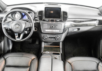 Подержанный автомобиль Mercedes-Benz GLE 2015 года (14 фото)
