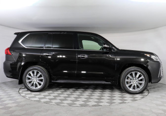Подержанный автомобиль Lexus LX 2018 года (4 фото)