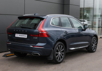 Подержанный автомобиль Volvo XC60 2019 года (5 фото)