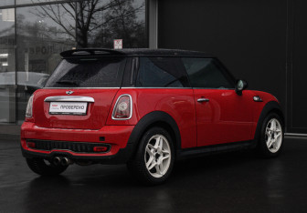 Подержанный автомобиль MINI Hatch 2008 года (5 фото)