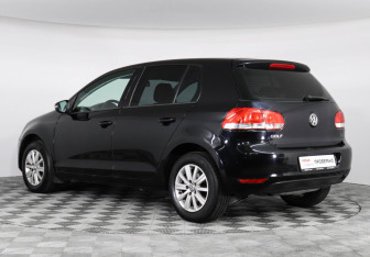 Подержанный автомобиль Volkswagen Golf Hatchback 2010 года (4 фото)