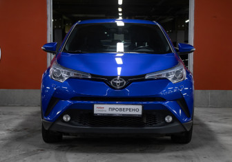 Подержанный автомобиль Toyota C-HR 2019 года (2 фото)