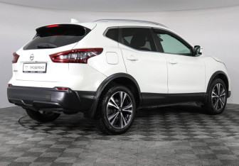 Подержанный автомобиль Nissan Qashqai 2021 года (5 фото)