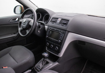 Подержанный автомобиль Skoda Yeti 2012 года (9 фото)