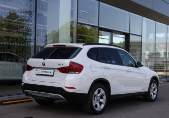 Подержанный автомобиль BMW X1 2013 года (5 фото)