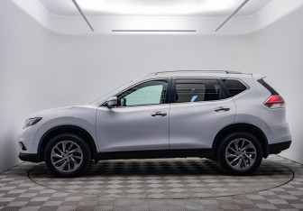 Подержанный автомобиль Nissan X-Trail 2018 года (8 фото)