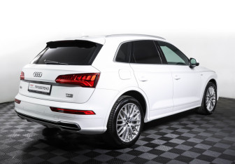 Подержанный автомобиль Audi Q5 2017 года (5 фото)