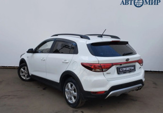Подержанный автомобиль Kia Rio Hatchback 2018 года (6 фото)