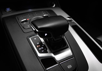 Подержанный автомобиль Audi Q5 2018 года (20 фото)