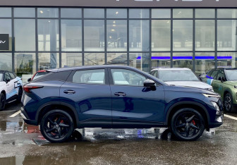 Подержанный автомобиль Omoda C5 2023 года (4 фото)