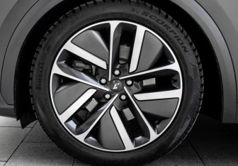 Подержанный автомобиль LiXiang L7 2023 года (29 фото)