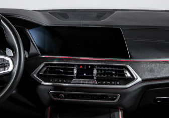 Подержанный автомобиль BMW X5 2022 года (13 фото)
