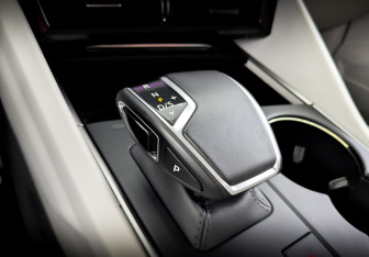 Подержанный автомобиль Volkswagen Touareg 2022 года (28 фото)