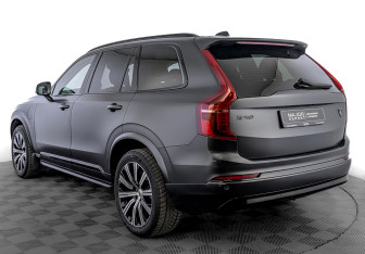 Подержанный автомобиль Volvo XC90 2021 года (7 фото)