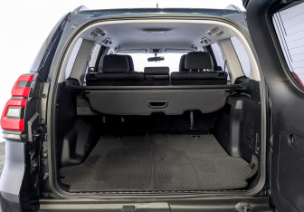 Подержанный автомобиль Toyota Land Cruiser Prado 2018 года (10 фото)