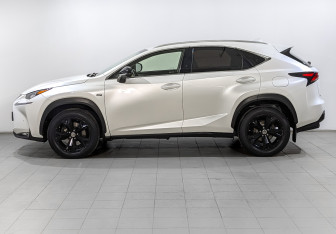 Подержанный автомобиль Lexus NX 2016 года (8 фото)