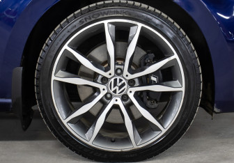 Подержанный автомобиль Volkswagen Touran 2019 года (26 фото)